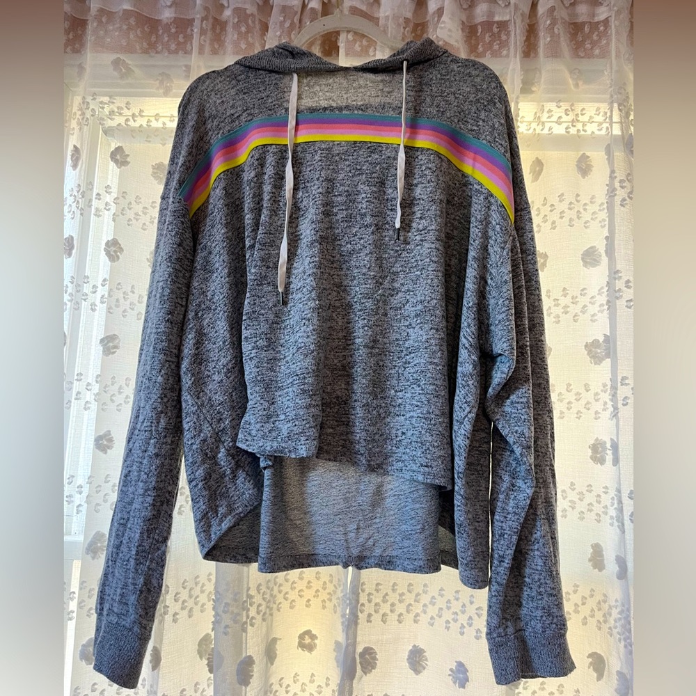 Woman’s oversized cropped hoodie